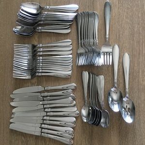 Oneida everyday flatware set of 12